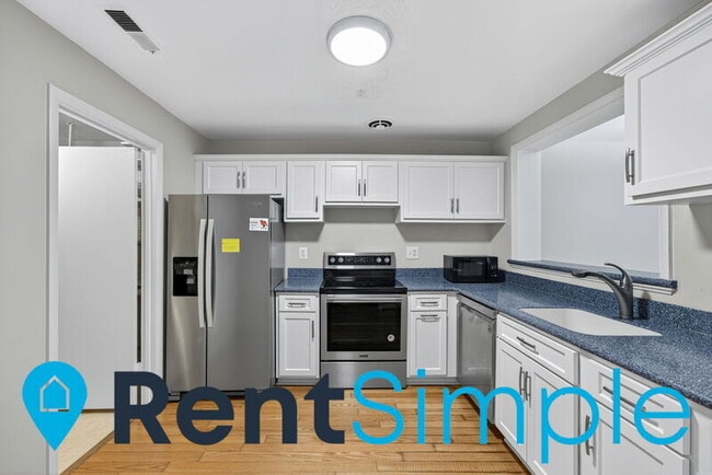 Building Photo - 1673 S Hayes St