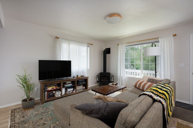 Building Photo - 3407 Laredo Dr