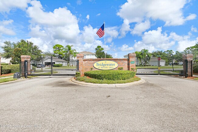 Building Photo - 1652 La Maderia Dr