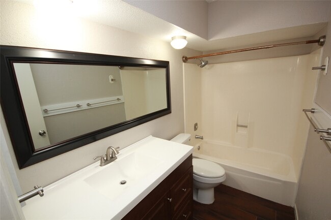 Building Photo - 22619 Braken Carter Ln