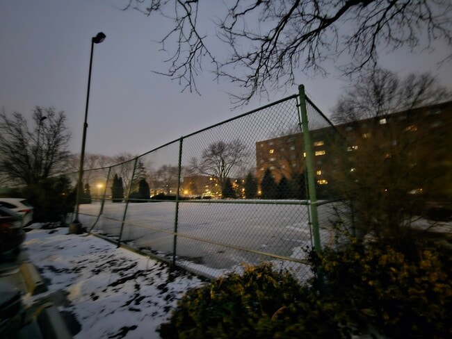 Building Photo - 5358 N Cumberland Ave