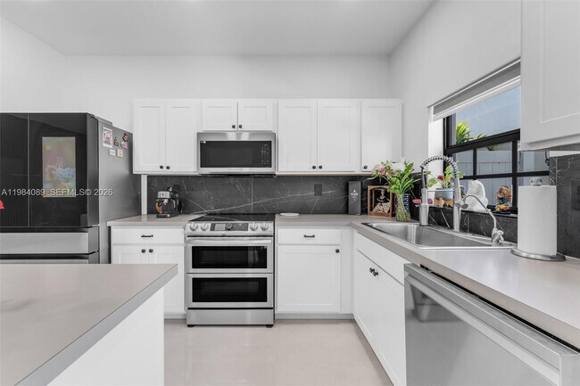 Building Photo - 617 SW 11th St