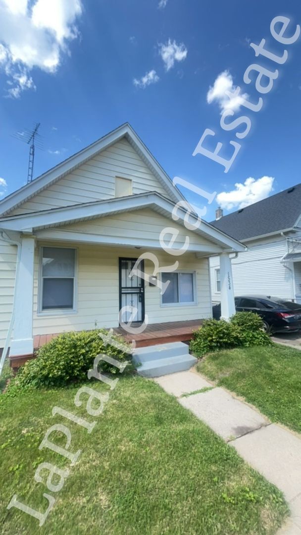 Primary Photo - Charming and cozy 3-Bedroom Home with Fenced Yard