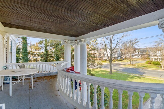 Building Photo - 6 E Union Ave