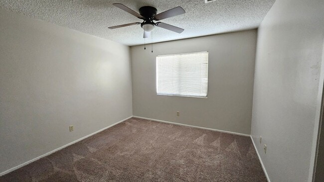 Building Photo - Irene Gem - 3bd & 2bth - SEWER & NATURAL GAS HOME!