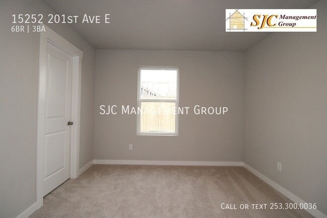 Building Photo - 15252 201st Ave E