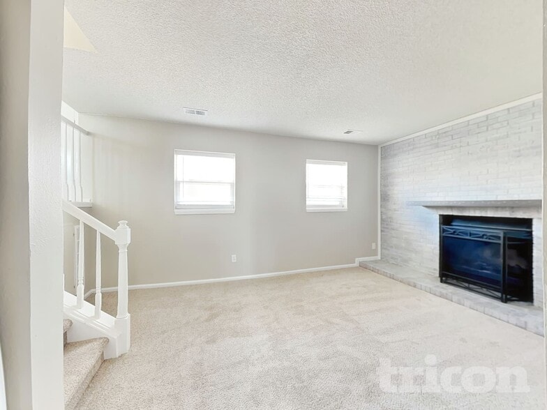 Building Photo - 18160 E Asbury Dr