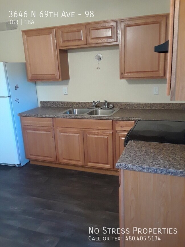 Building Photo - 3646 N 69th Ave
