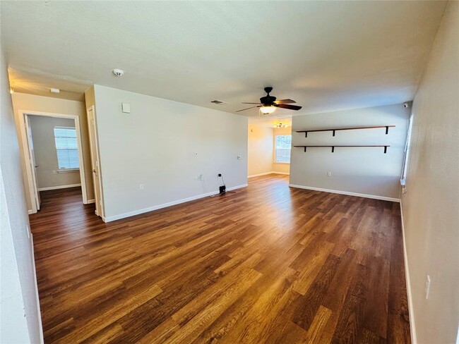 Building Photo - 8420 Twiggy Ln