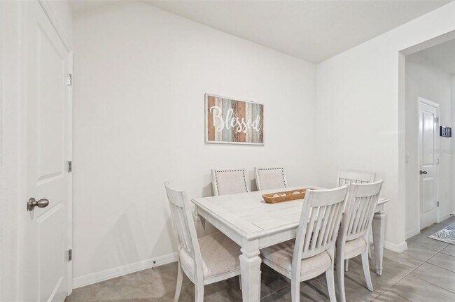 Building Photo - 16646 Maude Dr