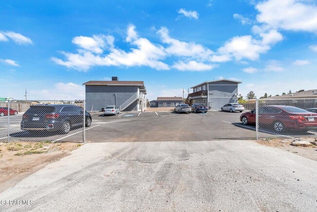 Building Photo - 14831 Allemands Ave