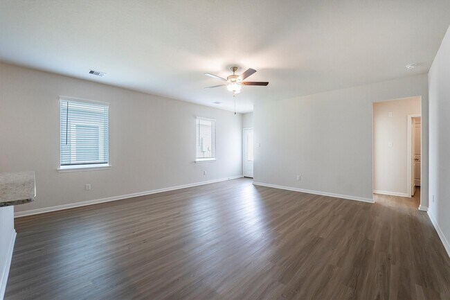Building Photo - 15419 Maple Ter Dr