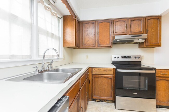 Building Photo - 1134 Mountain View Dr