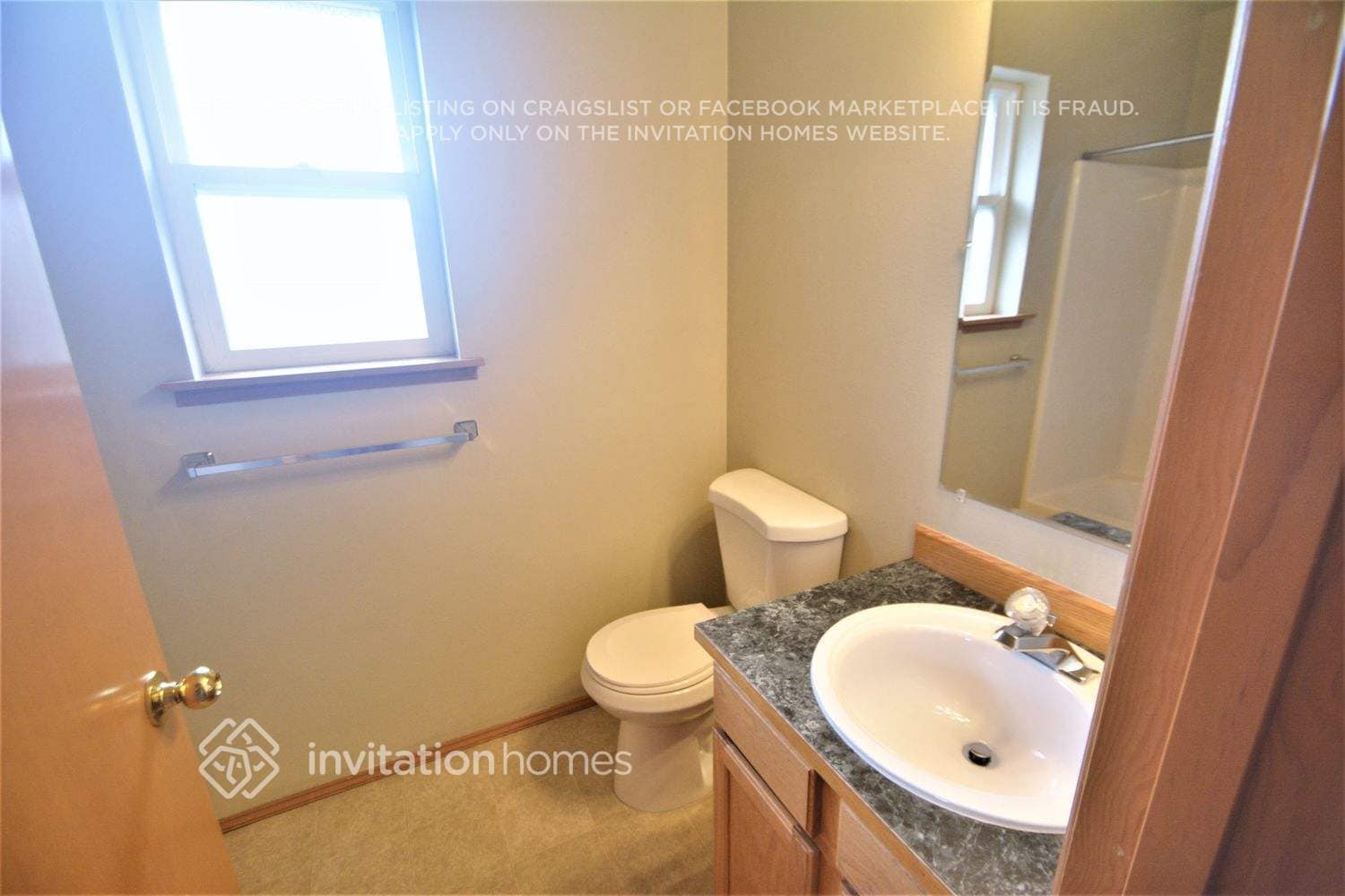 Building Photo - 409 Pine Ave