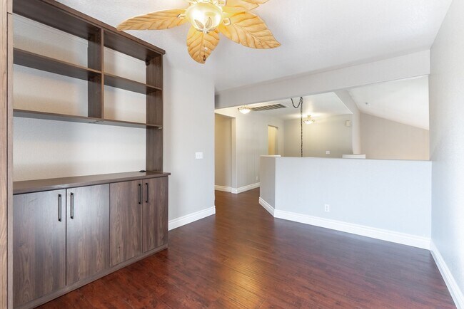 Building Photo - 4-Bed Green Valley Home with Private Pool ...