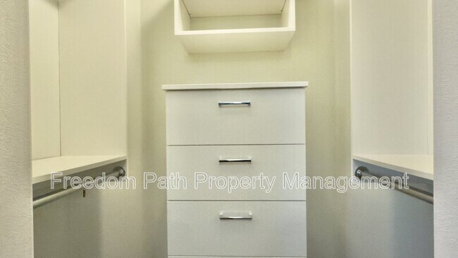 Building Photo - 1181 Elderberry Cir