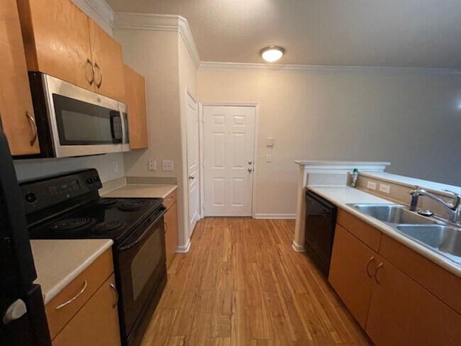 Building Photo - Gardens of Bridgehampton