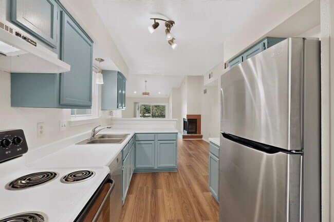Building Photo - 2450 Wickersham Ln