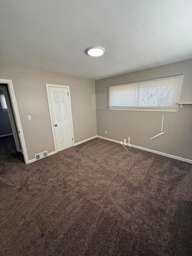 Building Photo - Completely remodeled 3 Bedroom Ranch Home for Rent