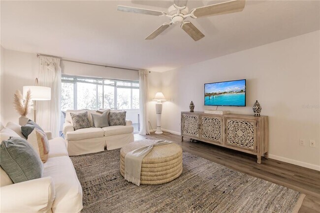 Building Photo - 1200 E Peppertree Ln