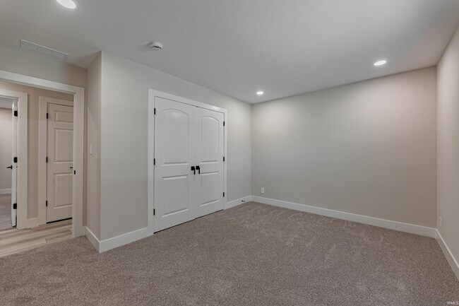 Building Photo - 6840 Copperfield Dr