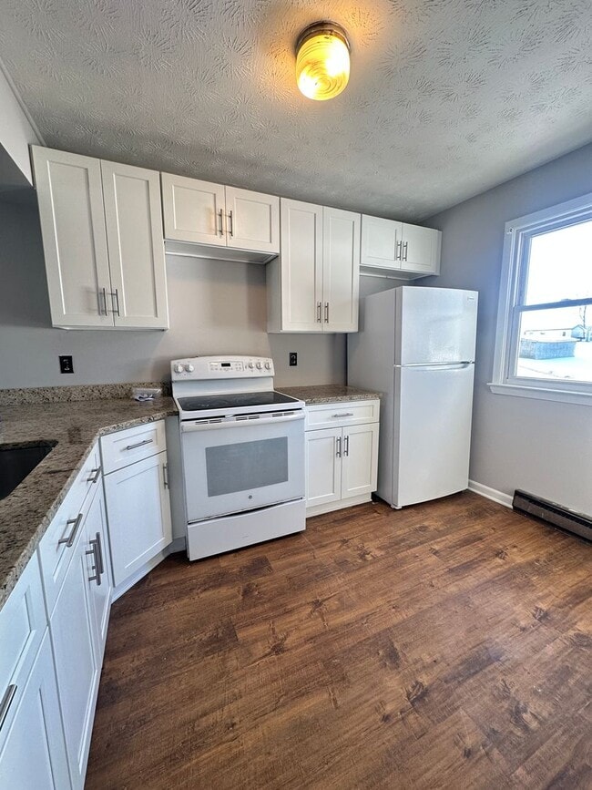 Building Photo - Townhouse for Rent in Broadway