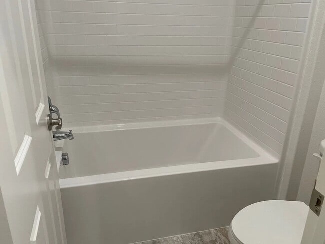 Building Photo - Elegant 7-Bedroom Retreat with Modern Upgr...