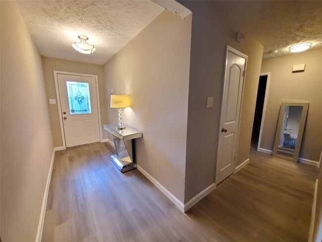 Building Photo - 2518 Sage Brush Ln