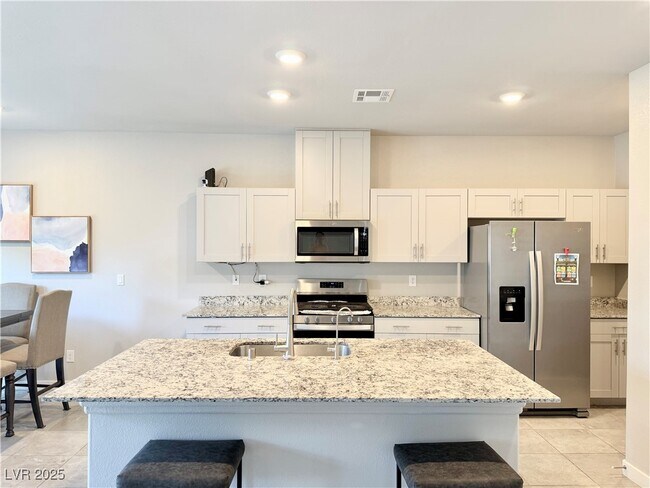 Building Photo - 7848 Pink Opal Ave