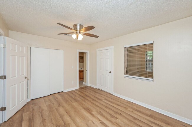 Building Photo - 610A 32nd Street