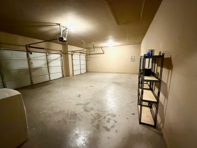 Building Photo - 4 Bed Close to OU