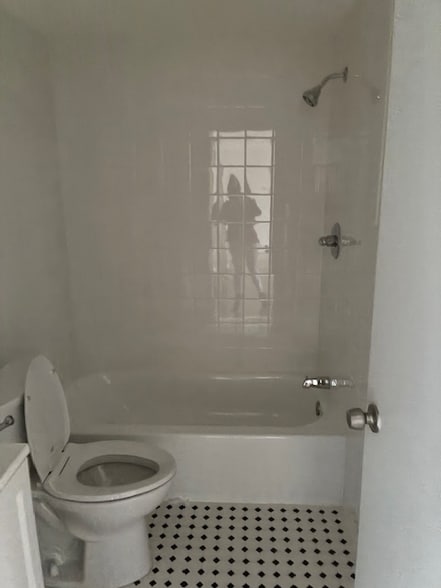 Building Photo - 925 Huntingdon Pike