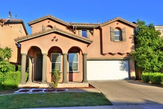 Building Photo - Beautiful 4 Bed 3 full bath Natomas Home!!