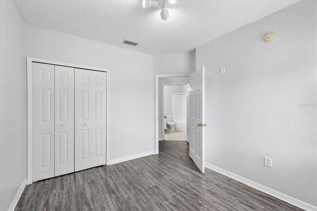 Building Photo - 9621 Lakedale Way