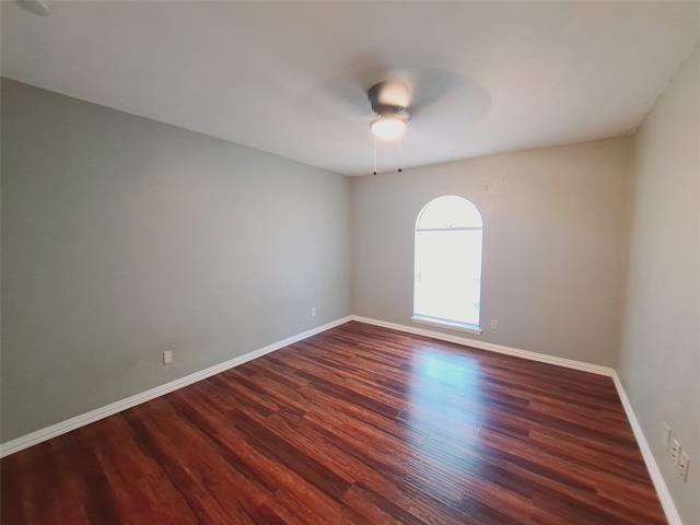 Building Photo - 3726 Red Oak Dr