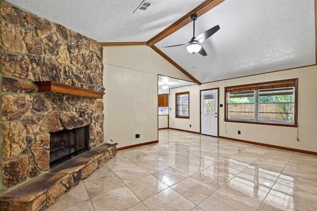 Building Photo - 2609 Raspberry Ln