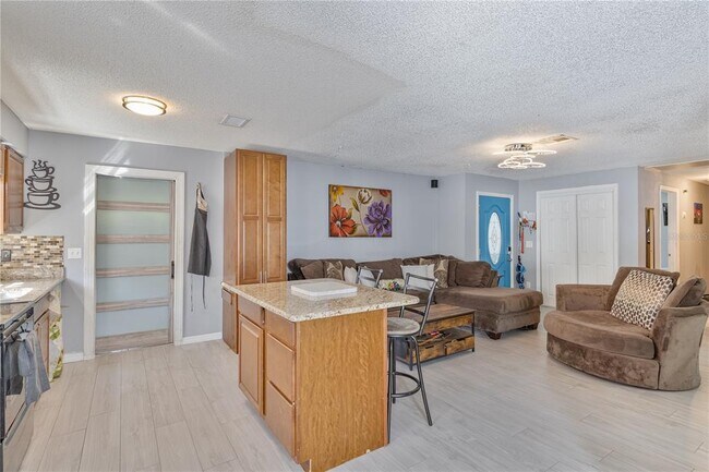 Building Photo - 3112 Oranole Rd