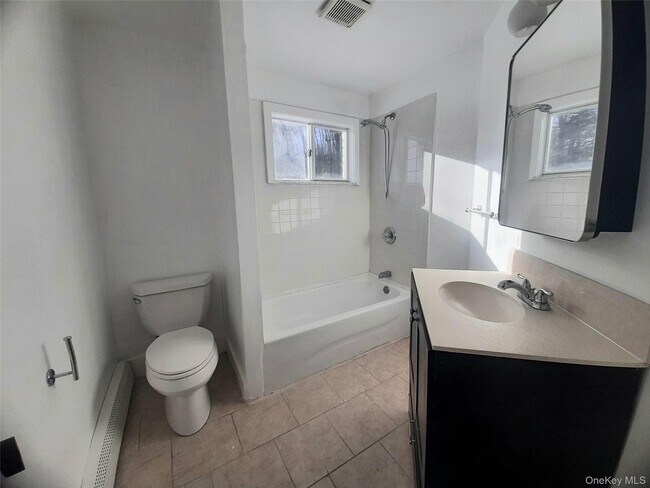 Building Photo - 178 Sylvan Lake Rd