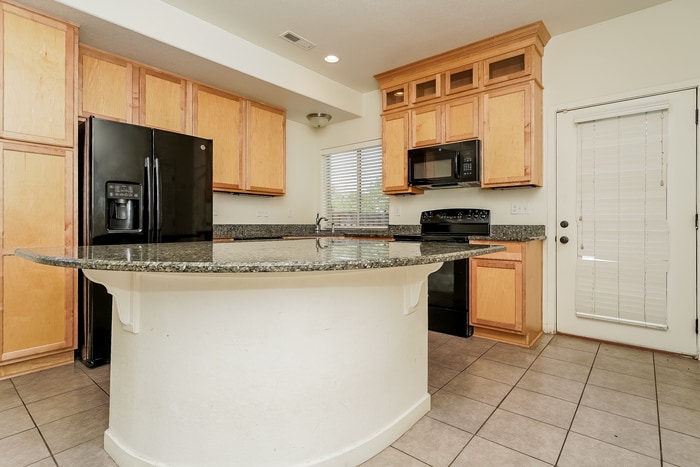 Building Photo - 20009 Elgin Dr