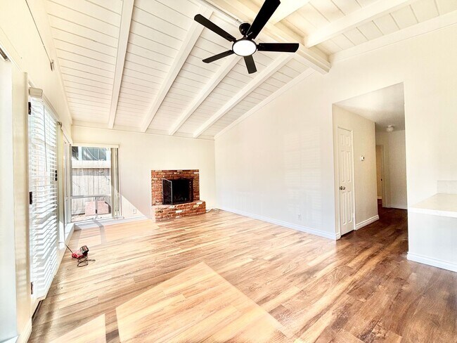 Building Photo - 121 Highland Dr