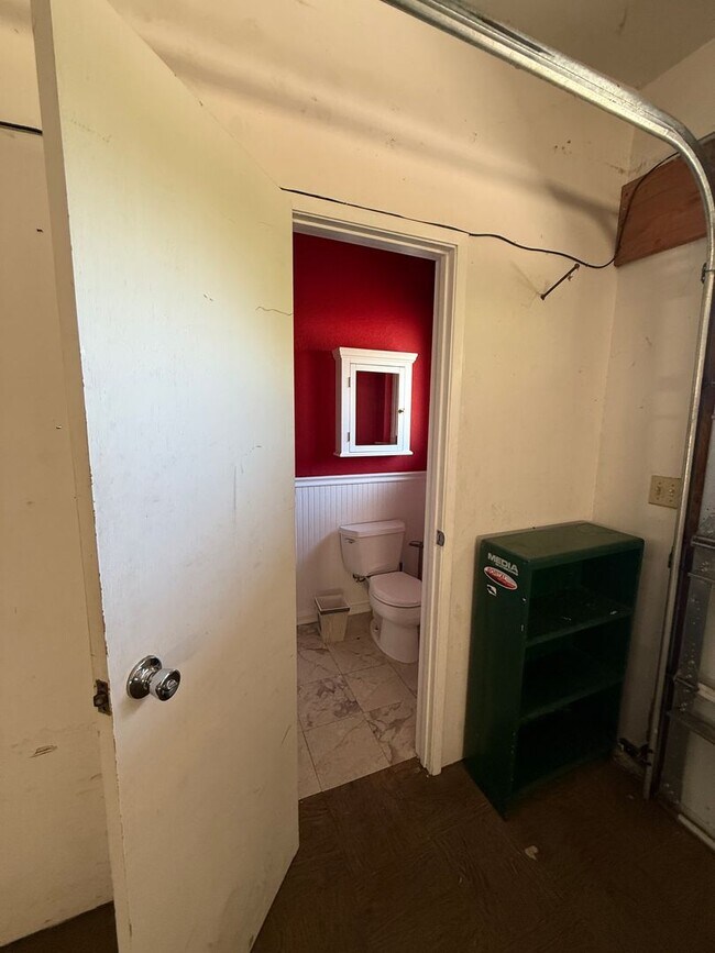 Building Photo - 23799 Woodhaven Pl