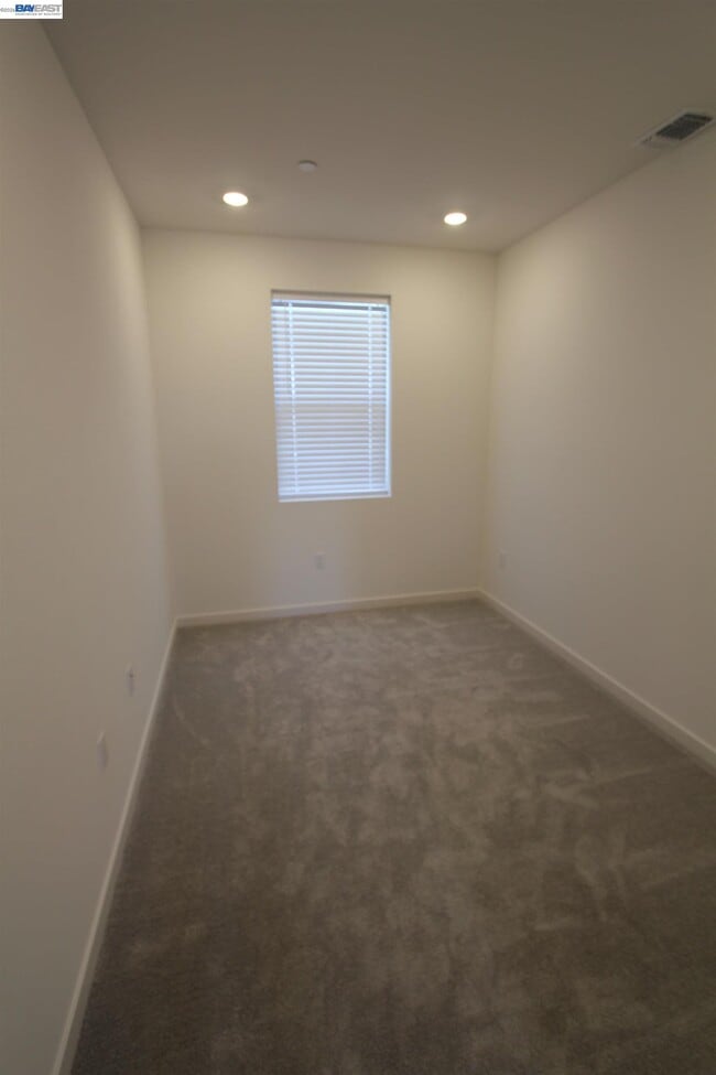 Building Photo - 1008 Osprey Dr