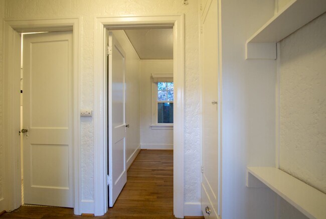 Building Photo - 6425 S Corbett Ave