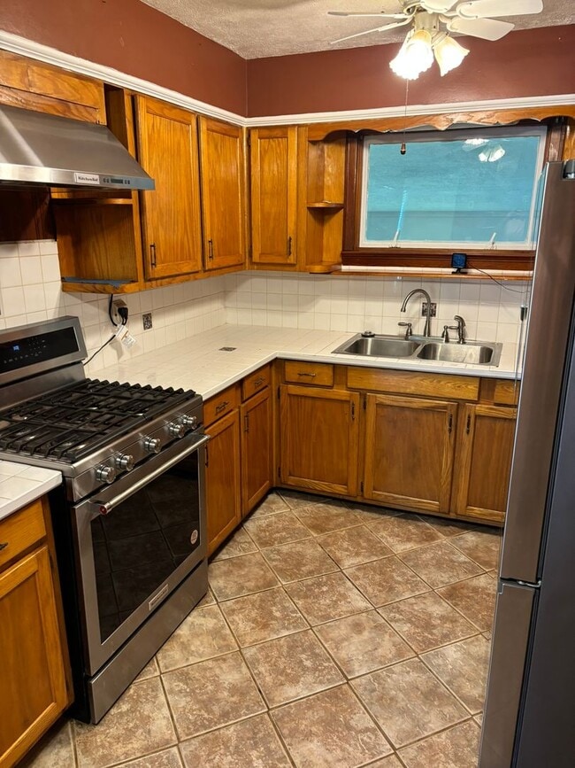Building Photo - Welcome to this 1,692 sq ft Columbus, GA home offering 3 bedrooms and 1.5 bathrooms