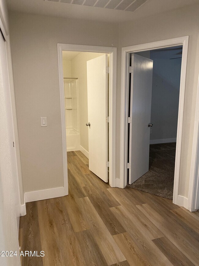 Building Photo - 1755 W Desert Canyon Dr