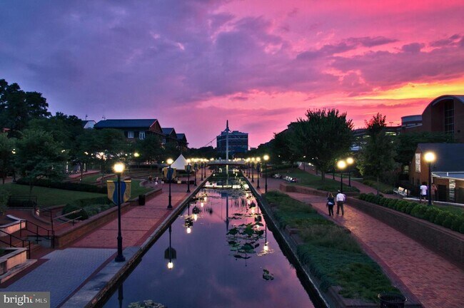 Building Photo - 102 Mercer Ct