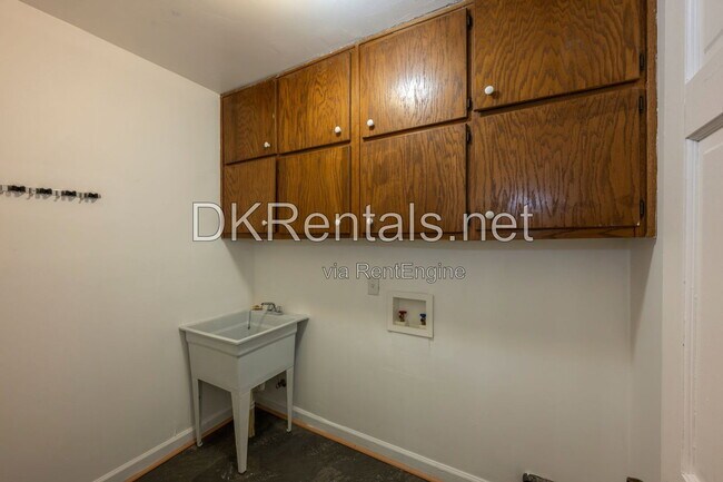 Building Photo - 2133 Cooper Way