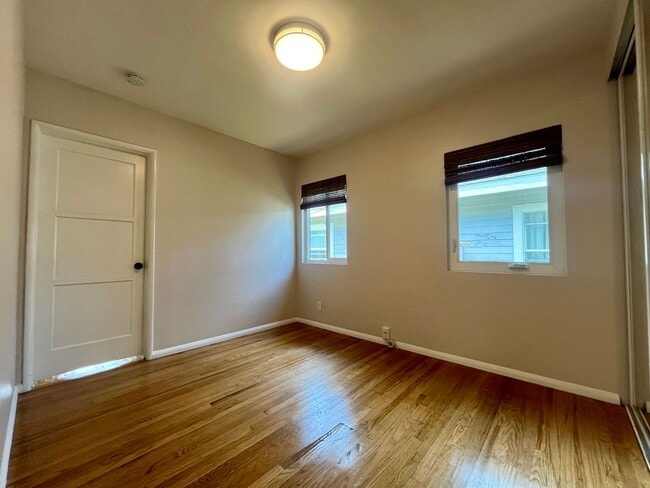 Building Photo - VISTA DEL ORO  3 BEDROOM HOUSE