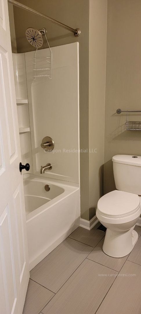 Building Photo - Recently Renovated!!Beautiful 4BR home.