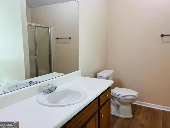 Building Photo - 165 River Park Dr